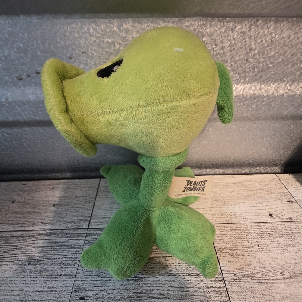 Zombies Vrs Plants Green Plush Dog Toy